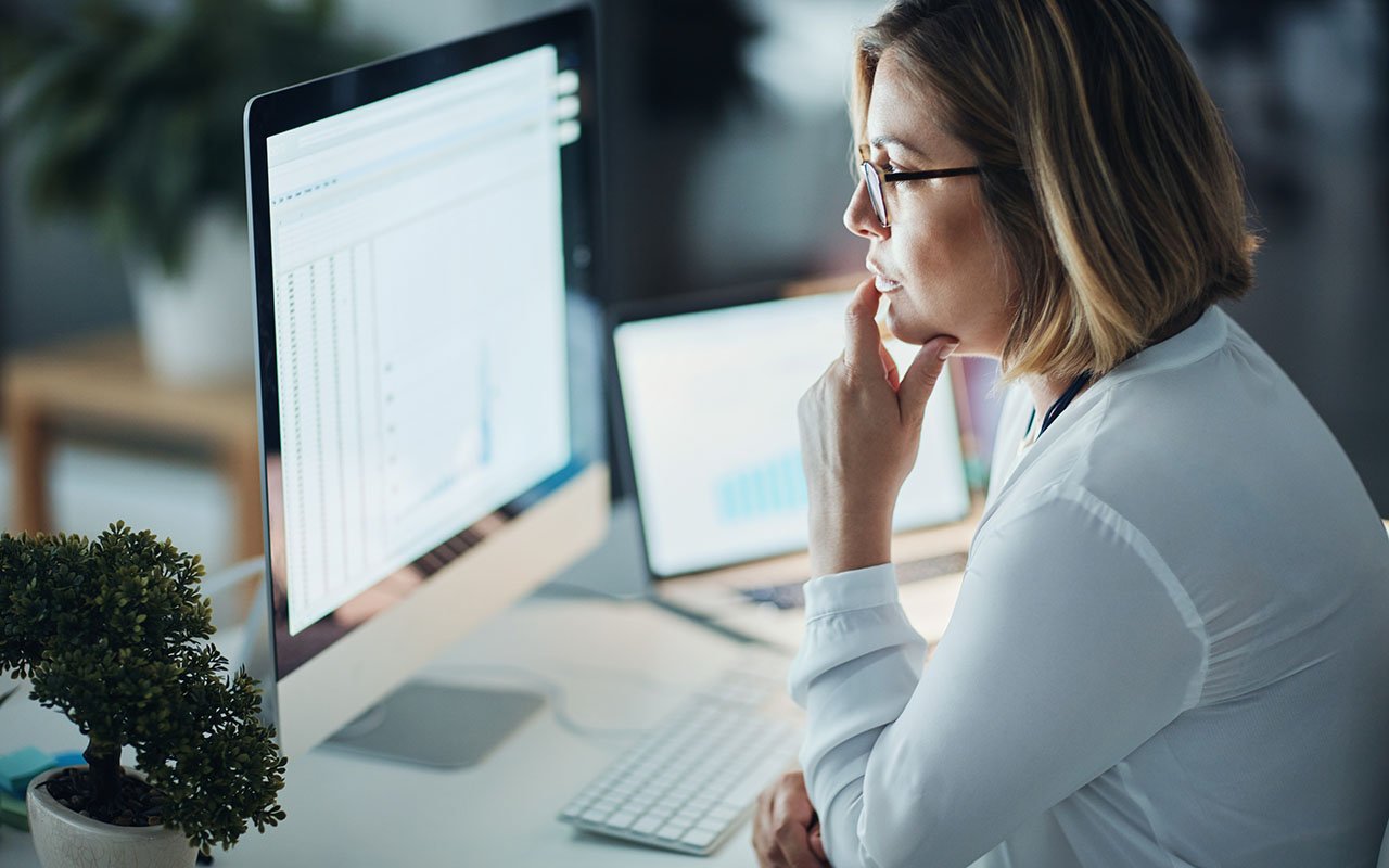 Få oversikt over hvilke vilkår som må oppfylles før du kan avskrive ubetalte fordringer skatte- og avgiftsmessig. Foto: Laflor/peopleimages.com, Adobe Stock