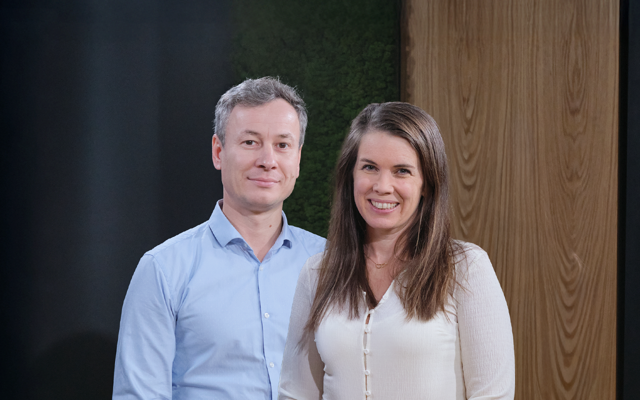 Lucian og Anne forteller om hvordan regnskapsførere kan bli bedre til å oppdage fiktiv fakturering. Foto: Regnskap Norge